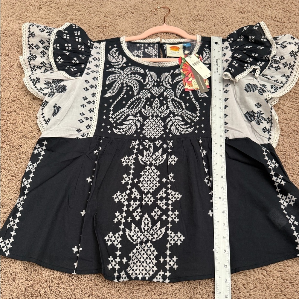 NWT new small Anthropologie x farm Rio printed flutter sleeve top black white - Picture 15 of 16